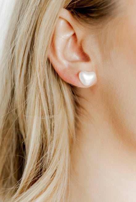 Lucia Stud heart Earrings
