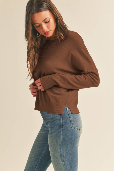 ROUND NECK LIGHTWEIGHT SWEATER TOP