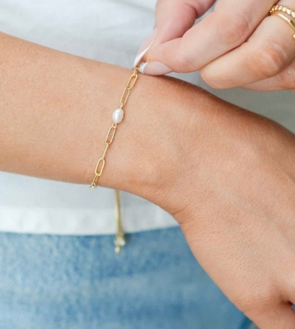 Delicate Pearl Pulley Bracelet